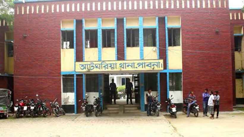 পাবনায় চোর ধরতে গিয়ে ছুরিকাঘাতে যুবক খুন